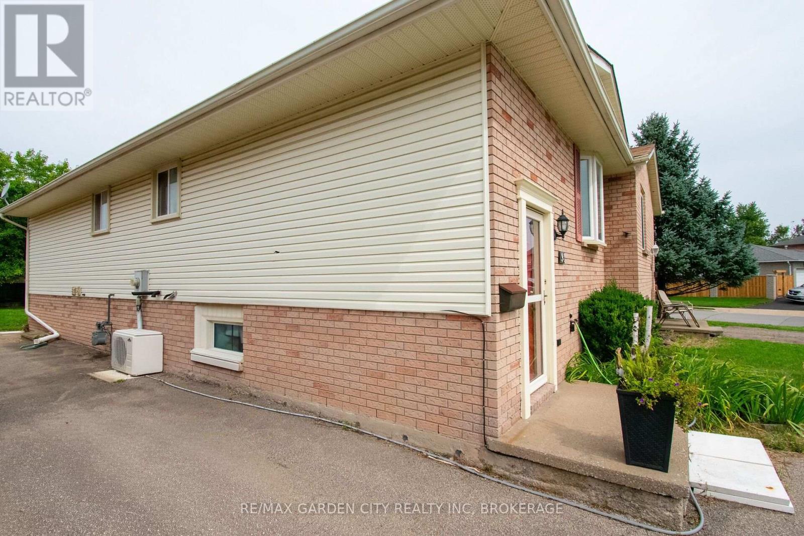 93 Northwood Drive, Welland (N. Welland), Ontario  L3C 6S3 - Photo 3 - X13699194
