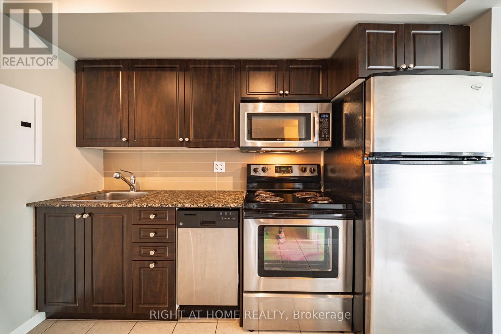 1206 - 215 Fort York Boulevard, Toronto, Ontario M5V 4A2 - Photo 7 - C13699098