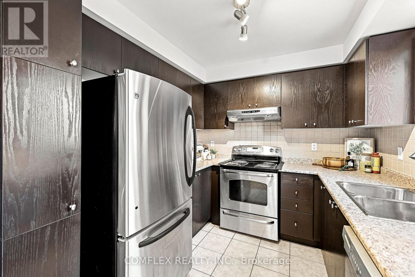 5 Rich Crescent, Whitby, Ontario L1P 1V9 - Photo 15 - E13699114