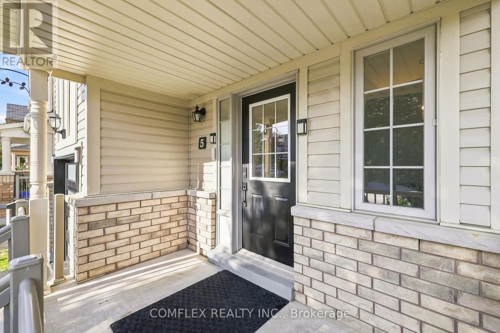 5 Rich Crescent, Whitby, Ontario L1P 1V9 - Photo 4 - E13699114