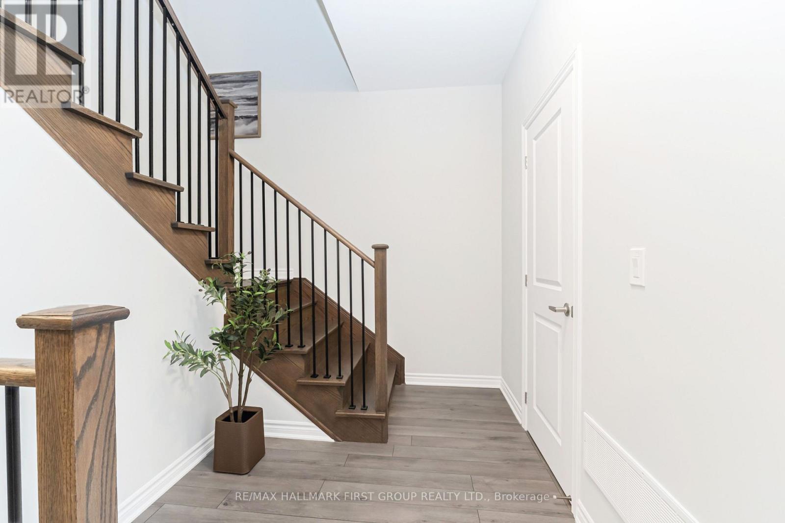 1130 Greentree Path, Oshawa, Ontario L1H 8L7 - Photo 14 - E13699134