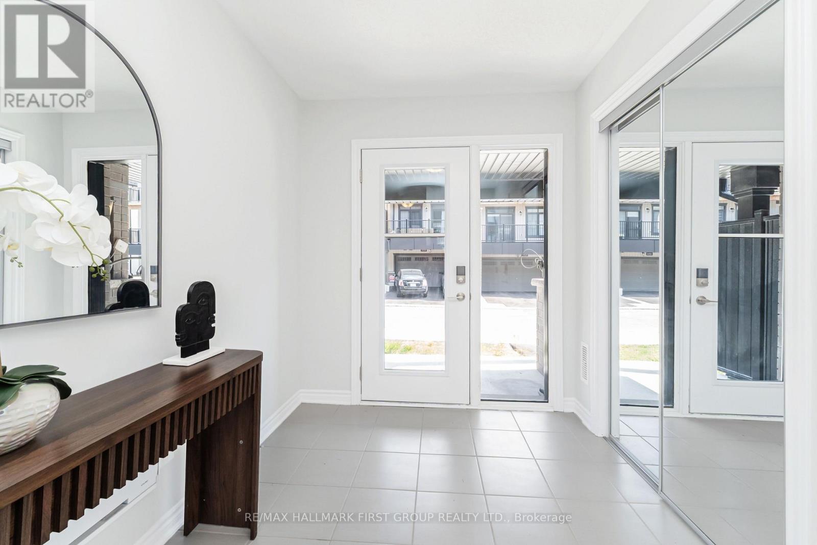 1130 Greentree Path, Oshawa, Ontario L1H 8L7 - Photo 4 - E13699134
