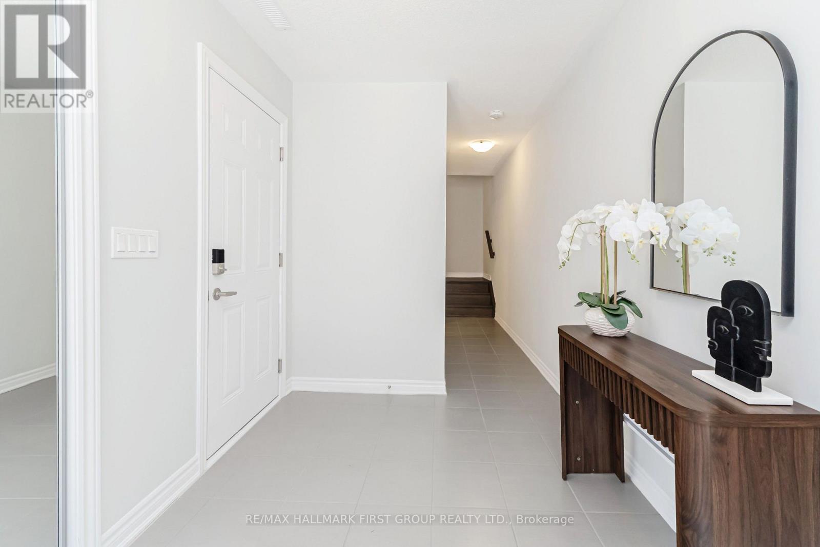 1130 Greentree Path, Oshawa, Ontario L1H 8L7 - Photo 5 - E13699134