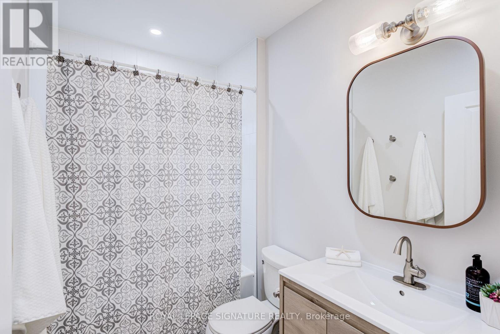 222 Queensdale Avenue, Toronto, Ontario M4C 2B2 - Photo 29 - E13699170