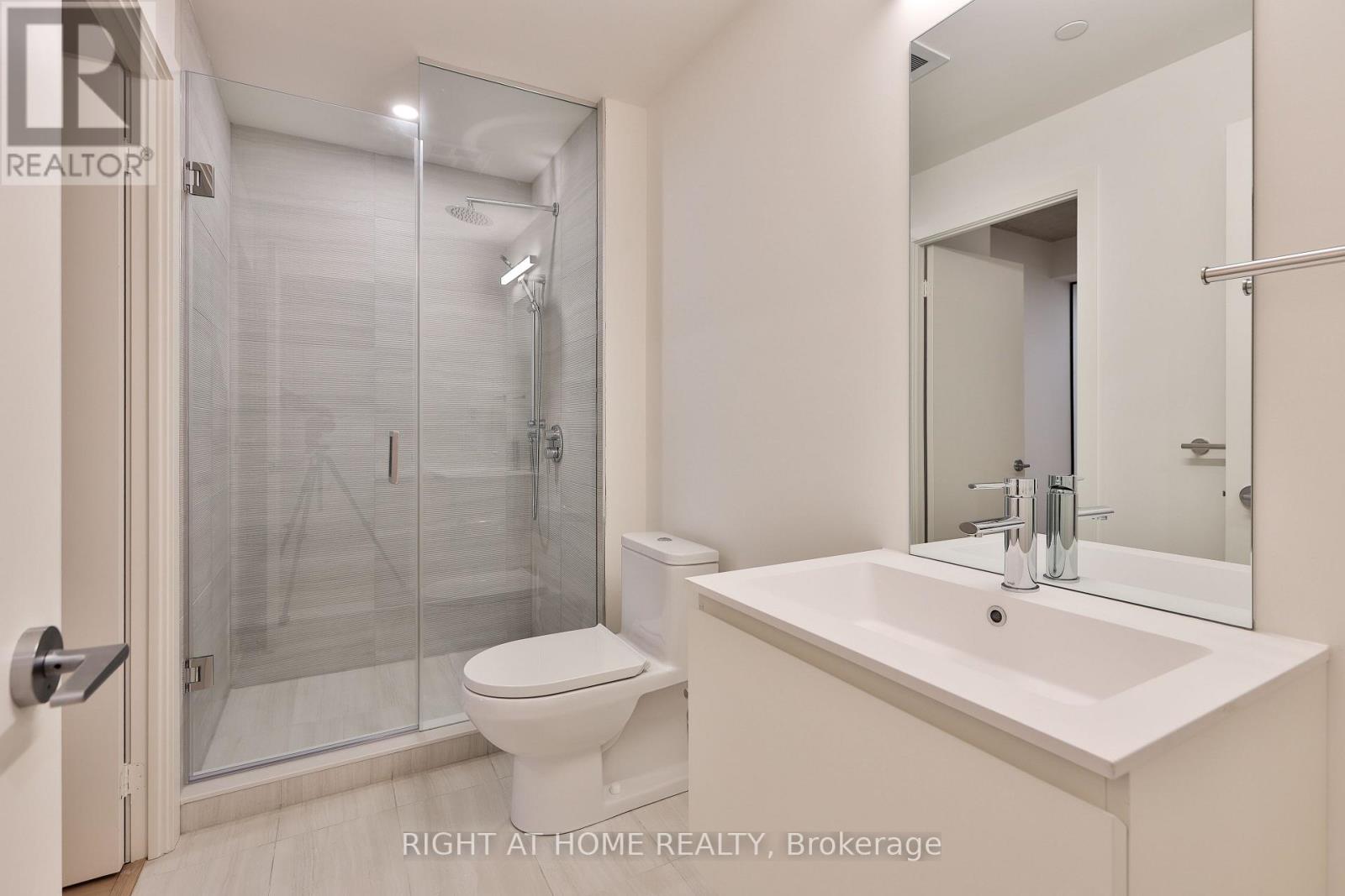 203 - 761 Queen Street E, Toronto, Ontario M4M 1H3 - Photo 11 - E13699178