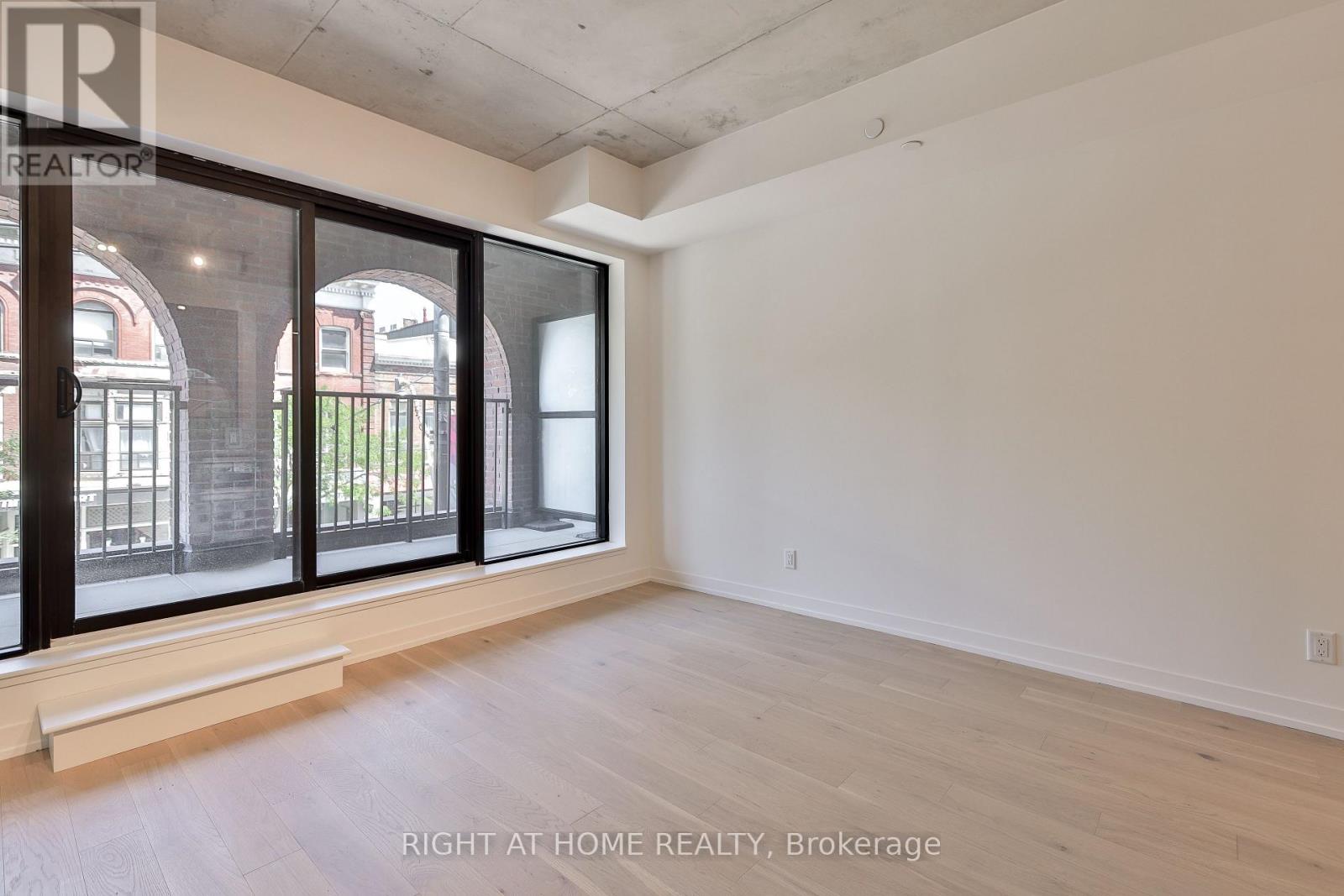 203 - 761 Queen Street E, Toronto, Ontario M4M 1H3 - Photo 2 - E13699178