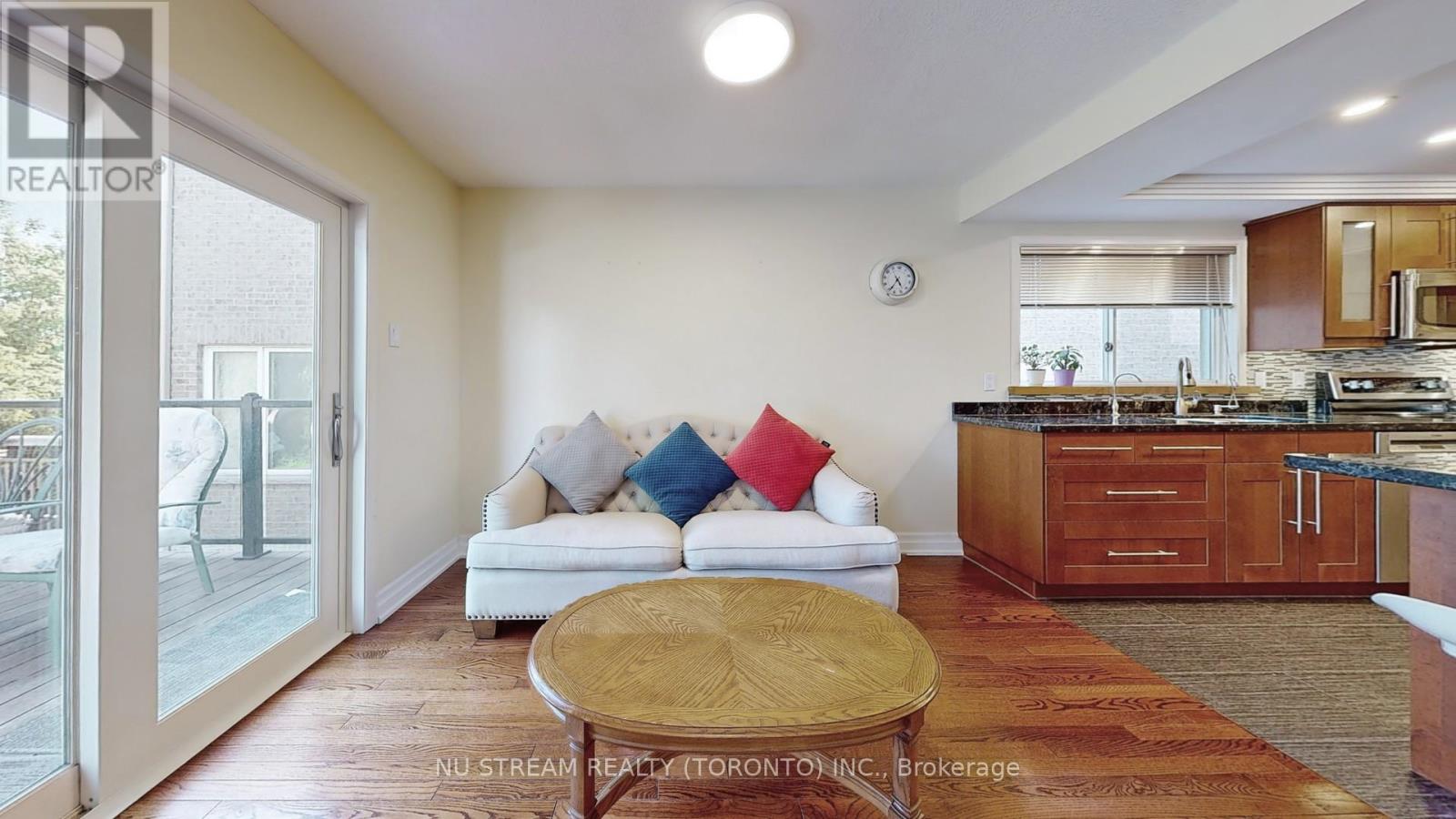 15 Bond Crescent, Richmond Hill, Ontario L4E 3K2 - Photo 10 - N13699122
