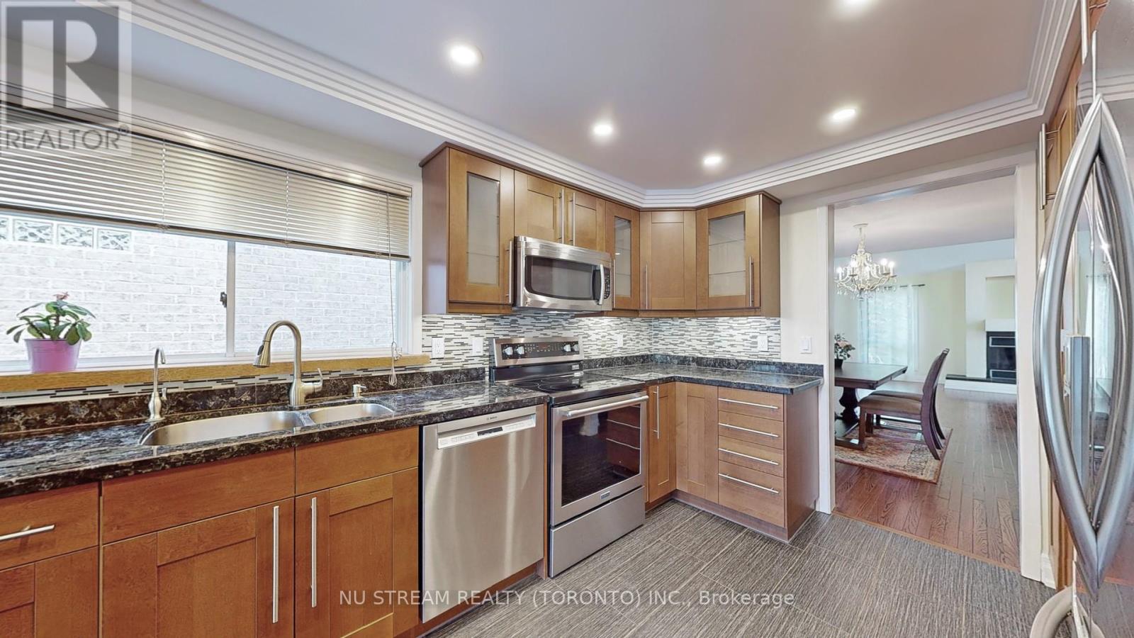 15 Bond Crescent, Richmond Hill, Ontario L4E 3K2 - Photo 13 - N13699122