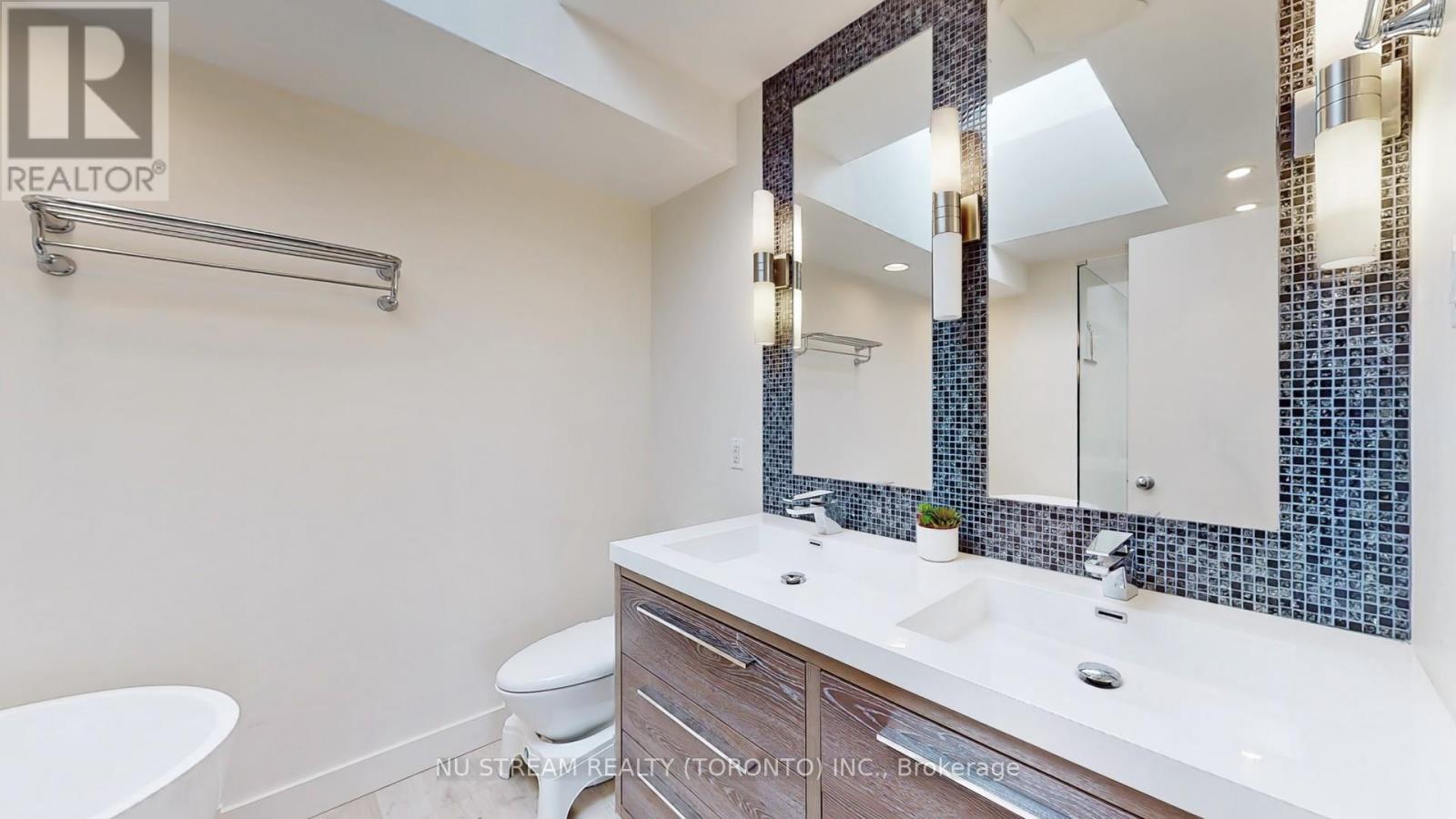 15 Bond Crescent, Richmond Hill, Ontario L4E 3K2 - Photo 28 - N13699122