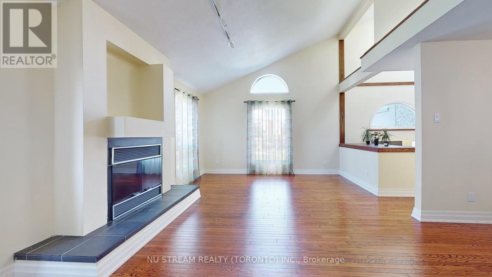 15 Bond Crescent, Richmond Hill, Ontario L4E 3K2 - Photo 5 - N13699122