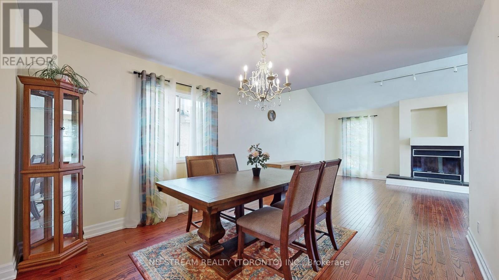 15 Bond Crescent, Richmond Hill, Ontario L4E 3K2 - Photo 9 - N13699122