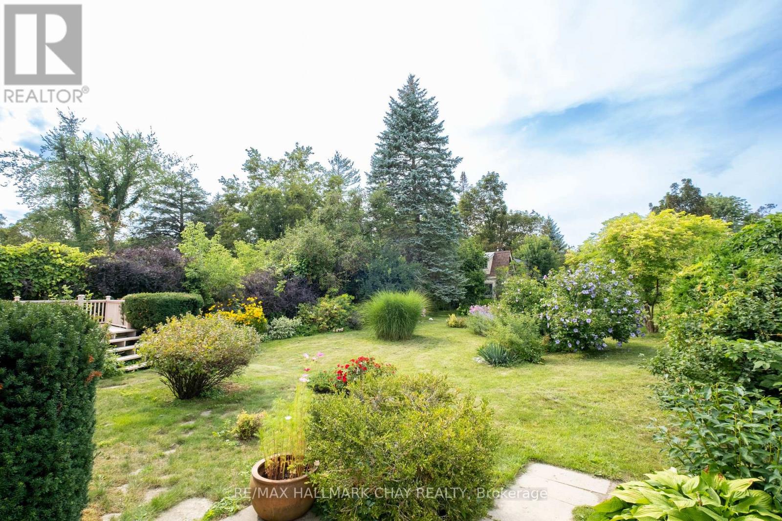 44 Amelia Street, Barrie, Ontario  L4M 1M6 - Photo 2 - S13699088