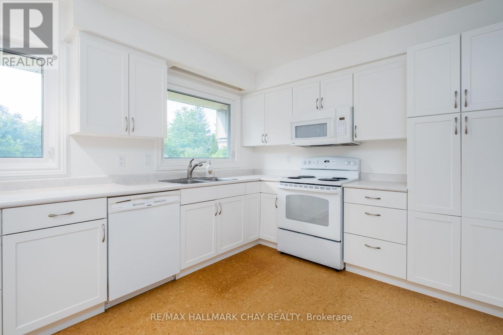 44 Amelia Street, Barrie, Ontario  L4M 1M6 - Photo 22 - S13699088