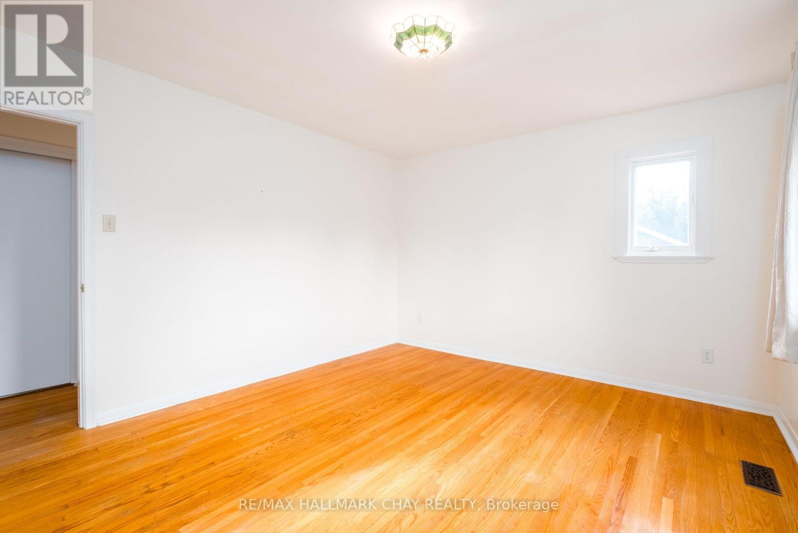 44 Amelia Street, Barrie, Ontario  L4M 1M6 - Photo 34 - S13699088