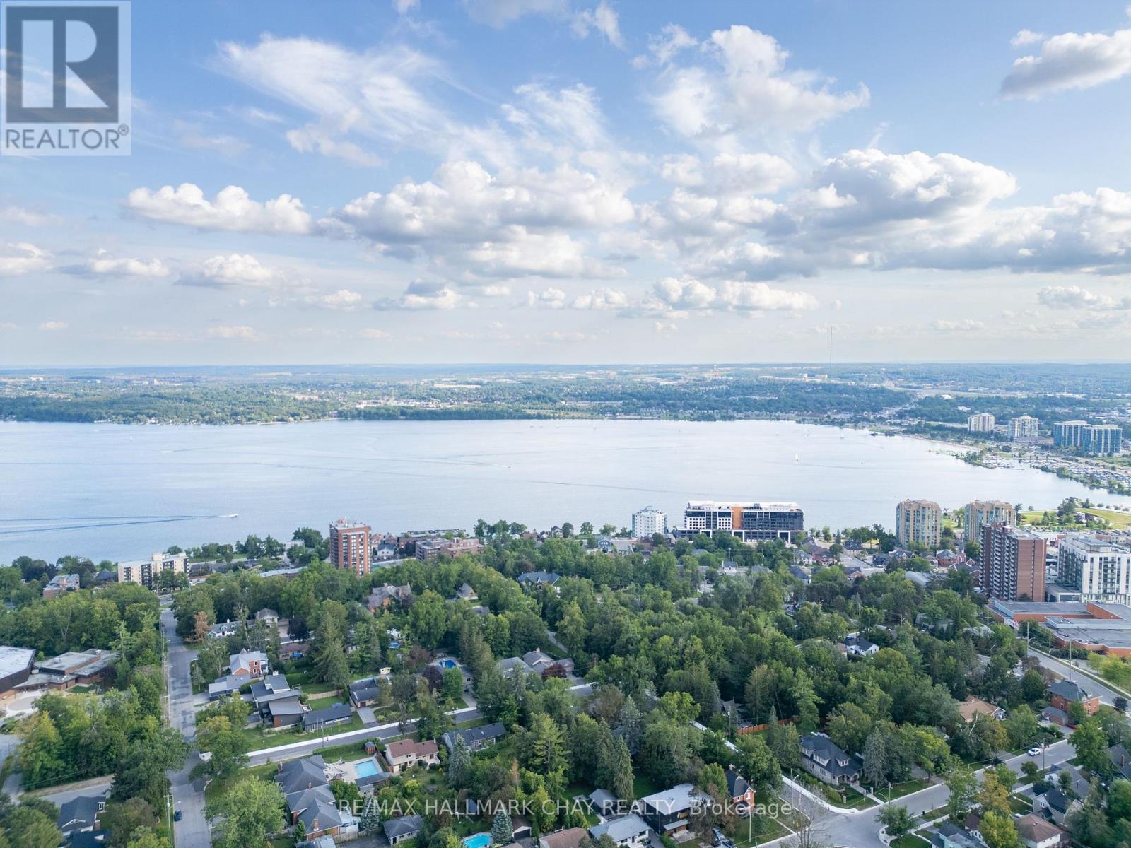 44 Amelia Street, Barrie, Ontario  L4M 1M6 - Photo 6 - S13699088