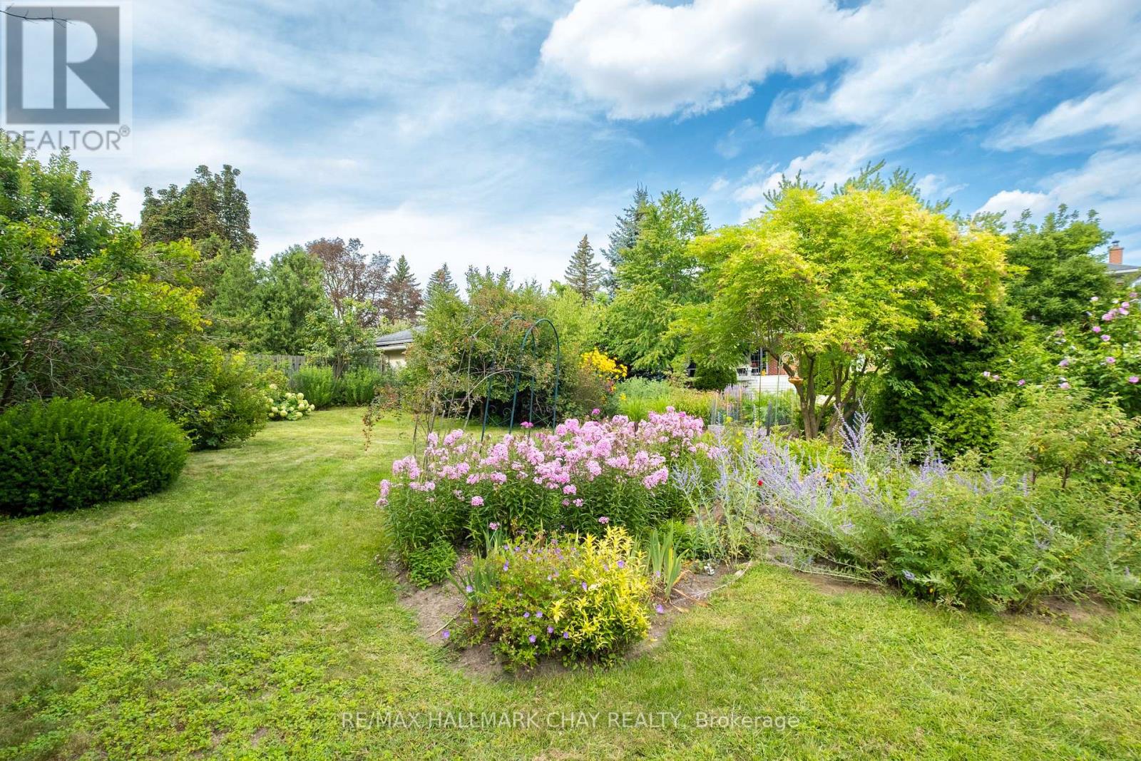 44 Amelia Street, Barrie, Ontario  L4M 1M6 - Photo 7 - S13699088