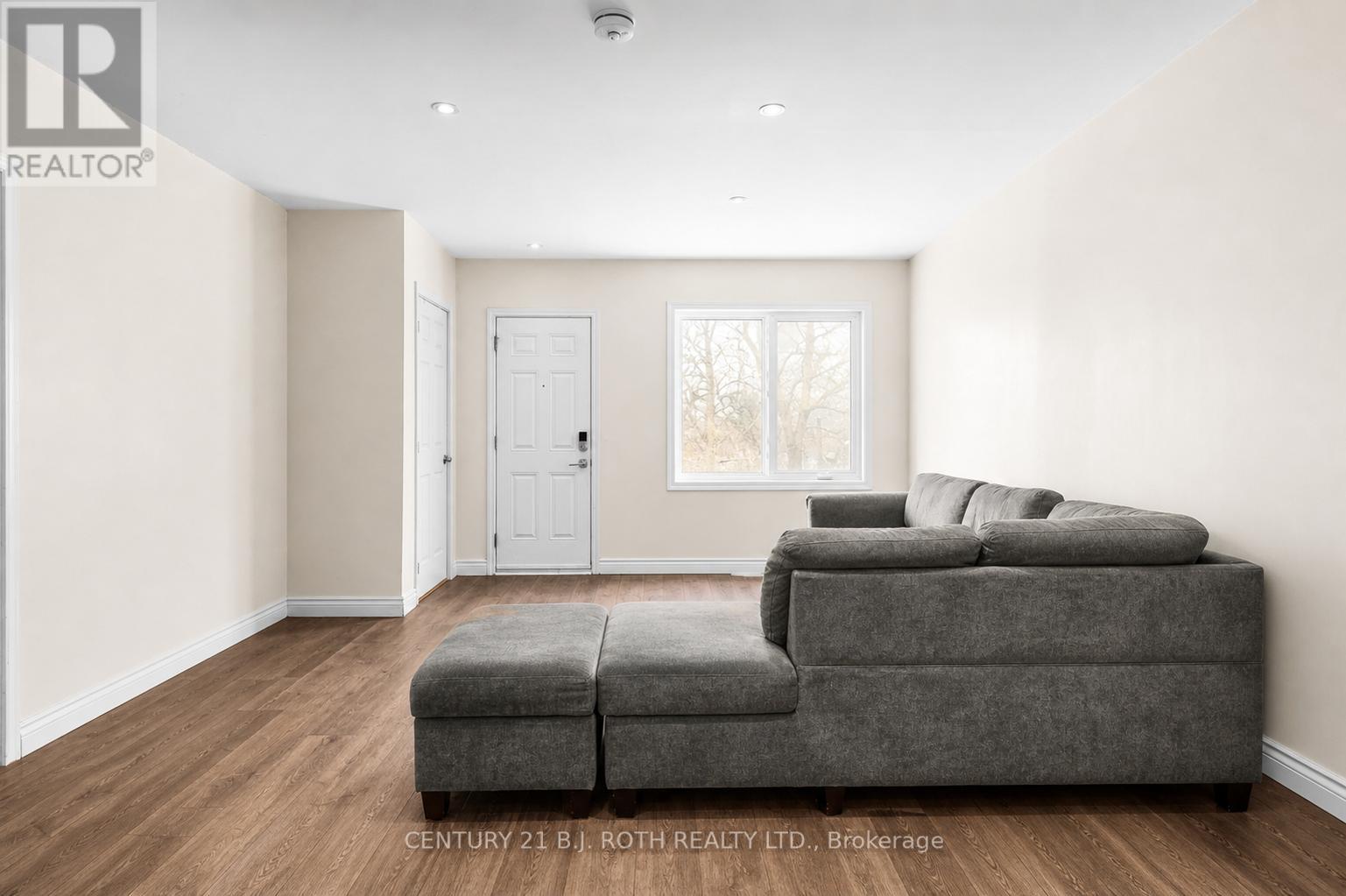 102 Dunlop Street, Orillia, Ontario L3V 5P4 - Photo 11 - S13699162