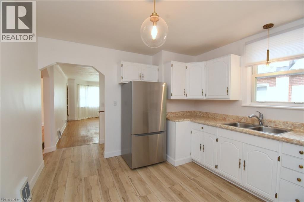 575 Upper Wentworth Street, Hamilton, Ontario  L9A 4V1 - Photo 11 - 40857189