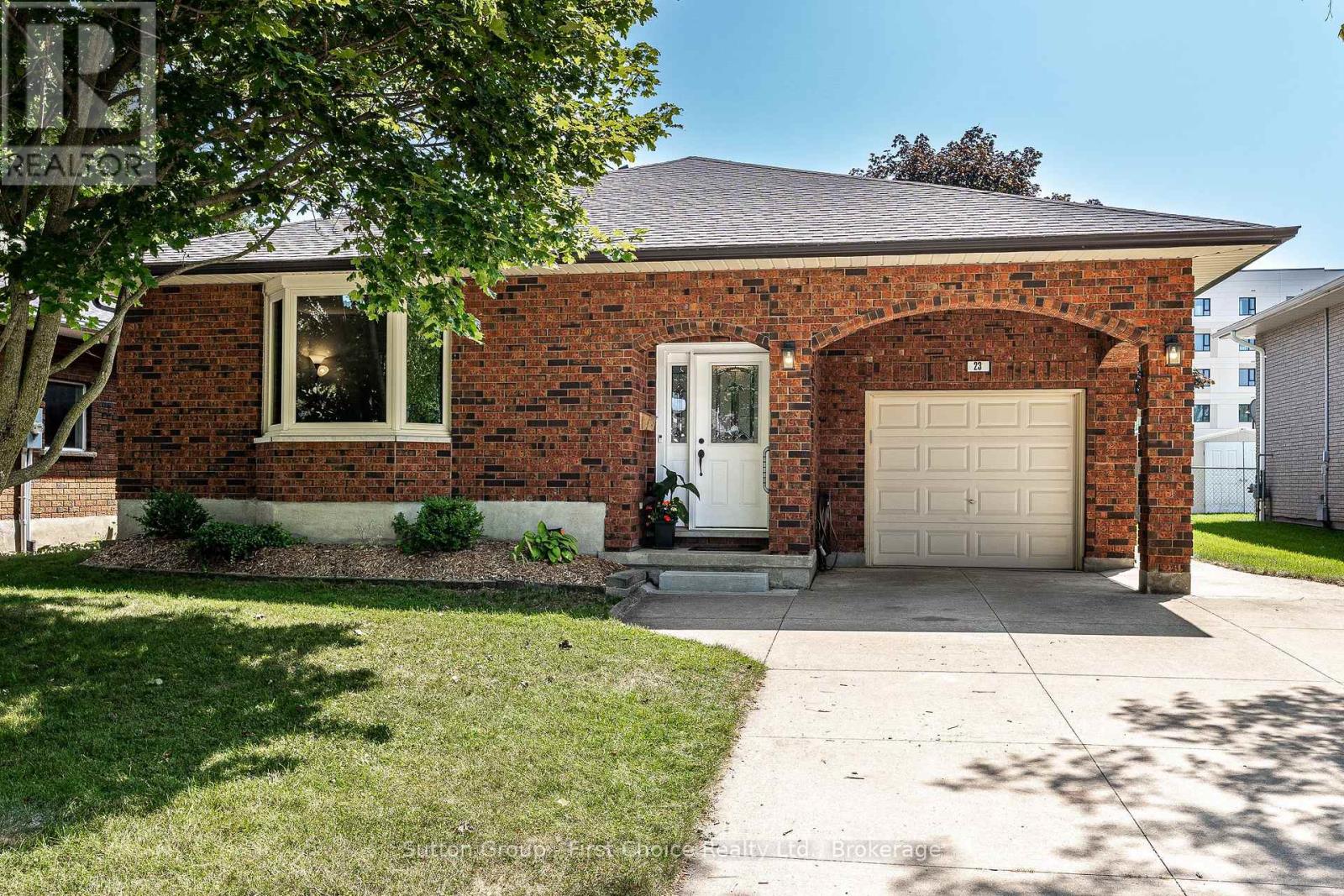 23 SPRUNG COURT, stratford, Ontario