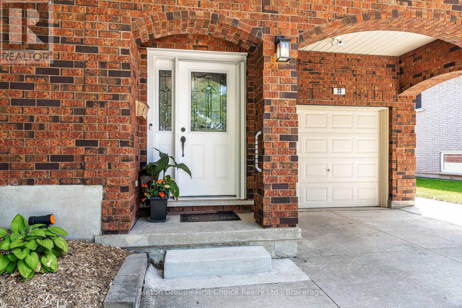 23 Sprung Court, Stratford, Ontario  N4Z 1G7 - Photo 2 - X13699086