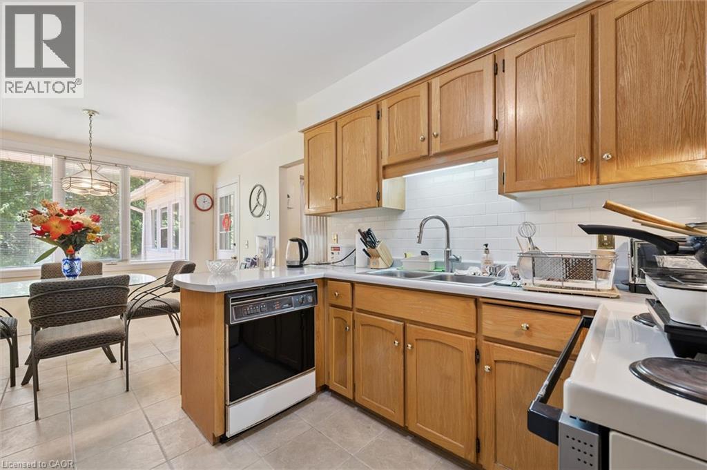176 Sandford Fleming Drive, Waterloo, Ontario  N2T 1G2 - Photo 11 - 40842430
