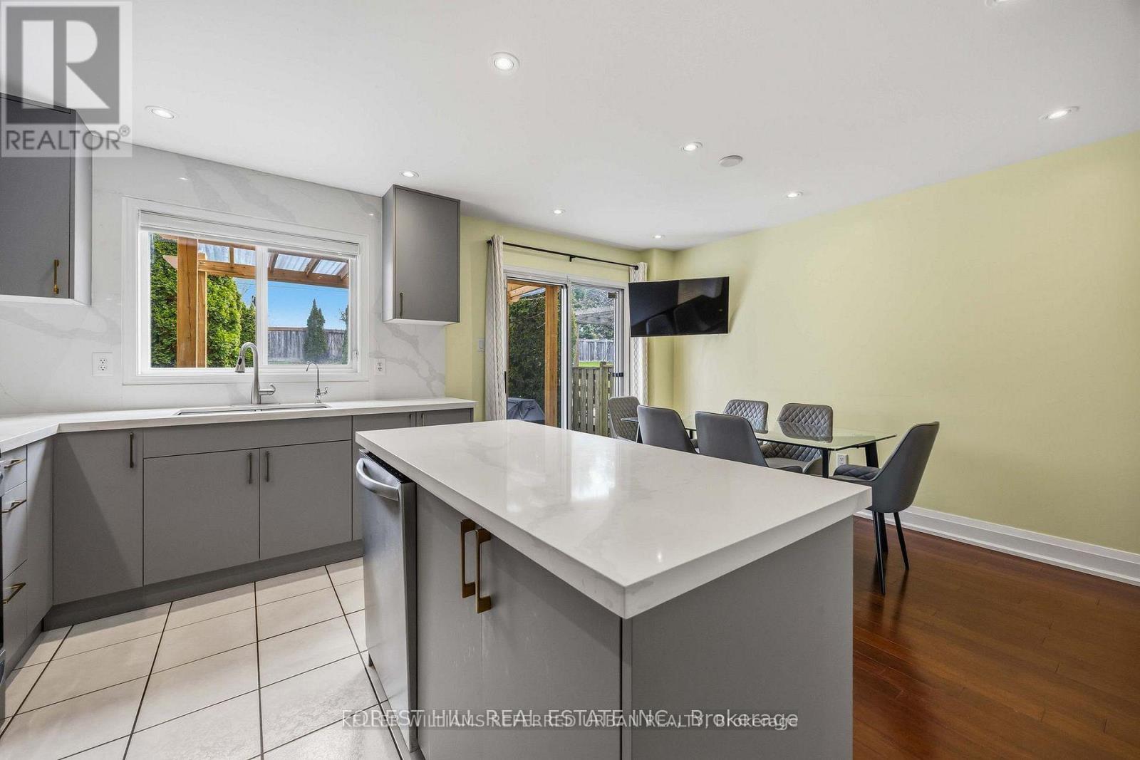 110 Foxfield Crescent, Vaughan, Ontario  L4K 5E9 - Photo 13 - N13622530