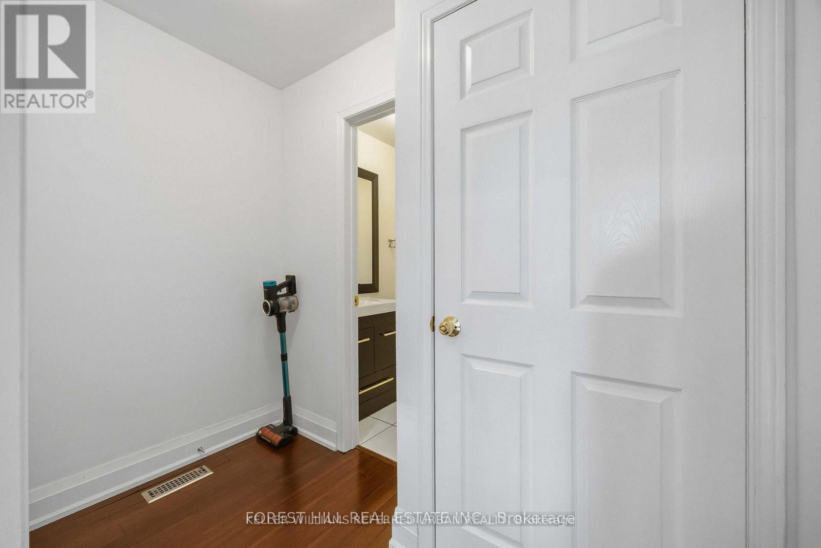 110 Foxfield Crescent, Vaughan, Ontario  L4K 5E9 - Photo 16 - N13622530