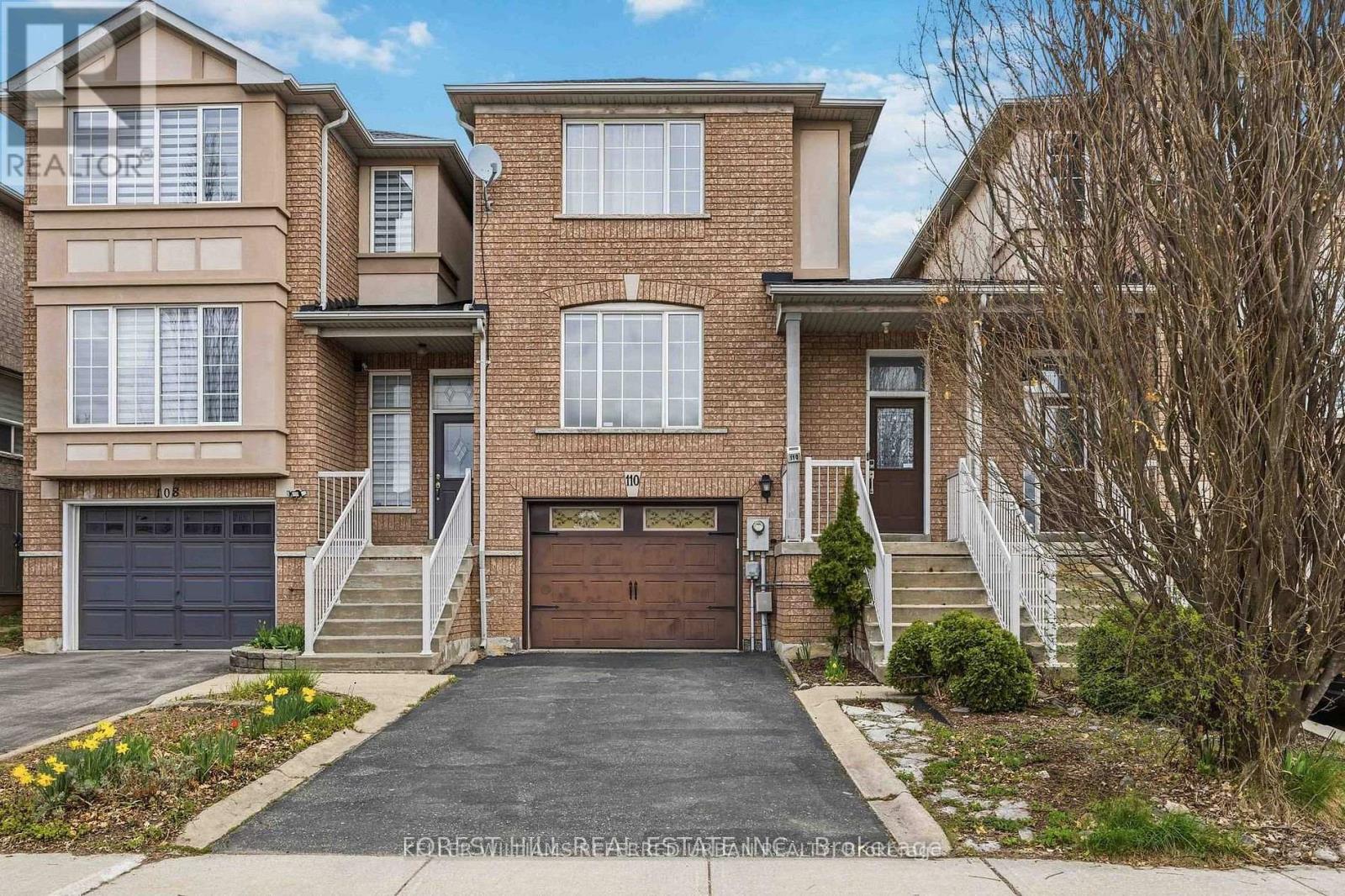 110 Foxfield Crescent, Vaughan, Ontario  L4K 5E9 - Photo 2 - N13622530