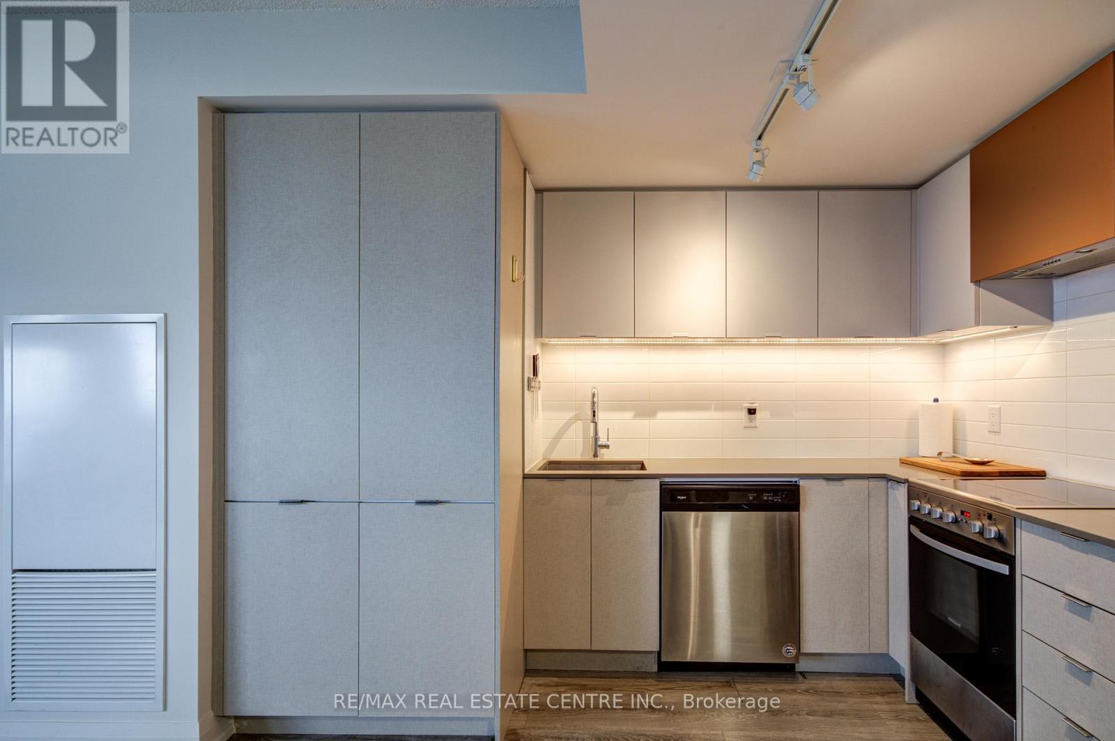 2608 - 30 Gibbs Road, Toronto, Ontario  M9B 0E4 - Photo 13 - W13699092