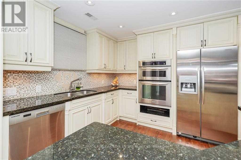 453 Brant Street, Burlington, Ontario  L7R 2G3 - Photo 8 - W13699094