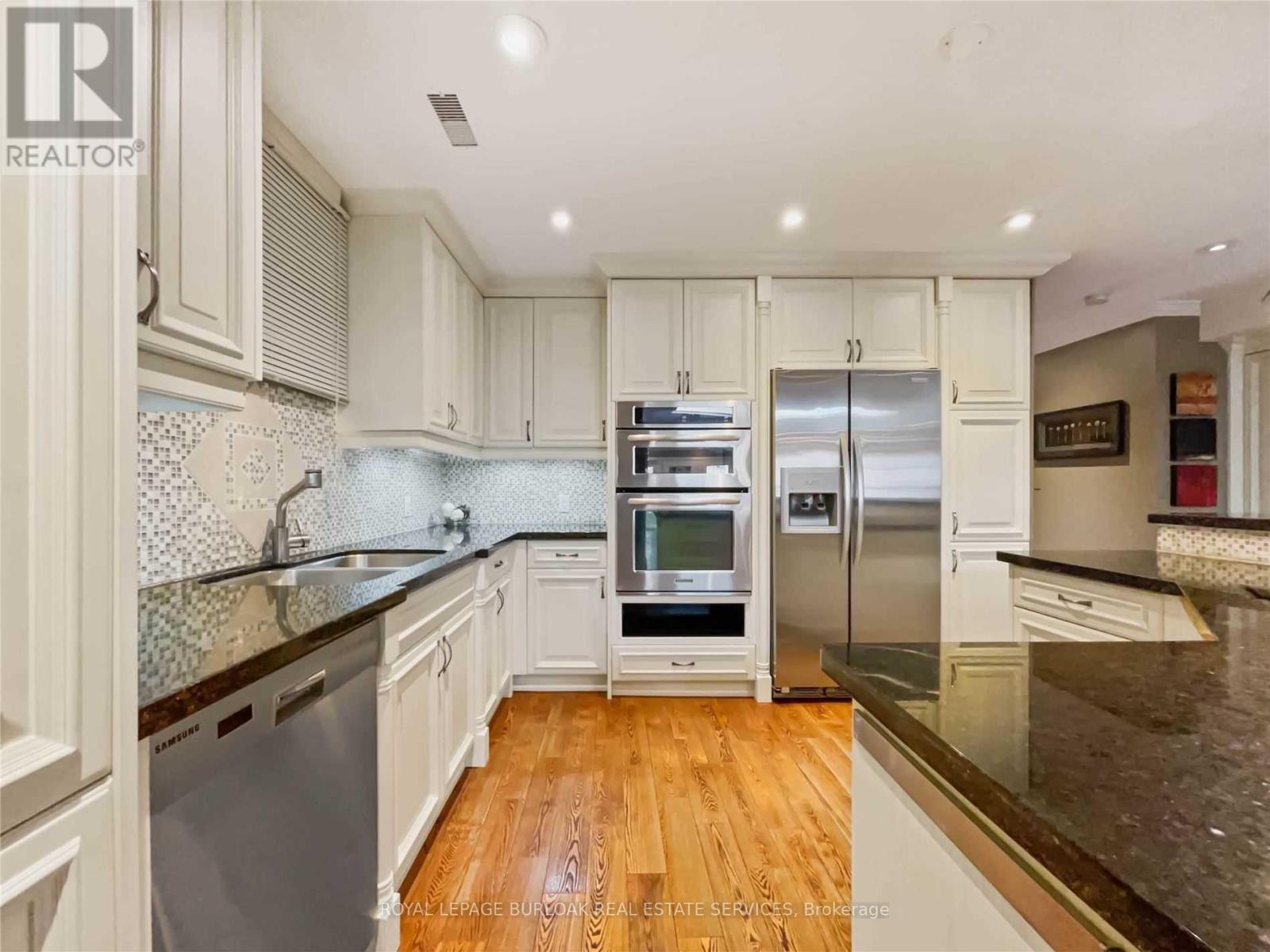 453 Brant Street, Burlington, Ontario  L7R 2G3 - Photo 9 - W13699094
