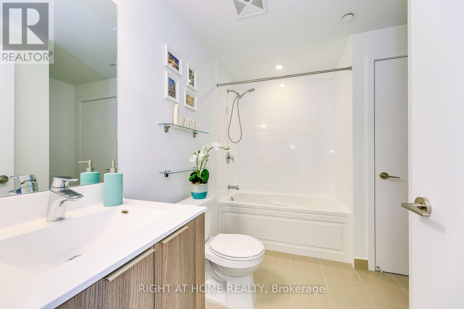 4611 - 30 Shore Breeze Drive, Toronto, Ontario M8V 0J1 - Photo 17 - W13699118