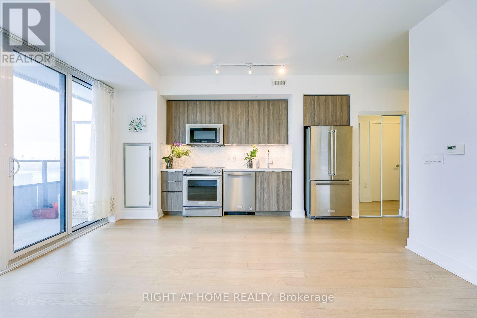 4611 - 30 Shore Breeze Drive, Toronto, Ontario M8V 0J1 - Photo 6 - W13699118