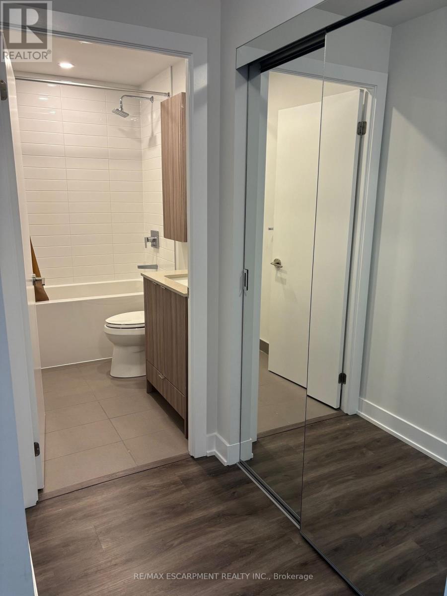 2211 - 4130 Parkside Village Drive, Mississauga, Ontario  L5B 0L7 - Photo 3 - W13699198