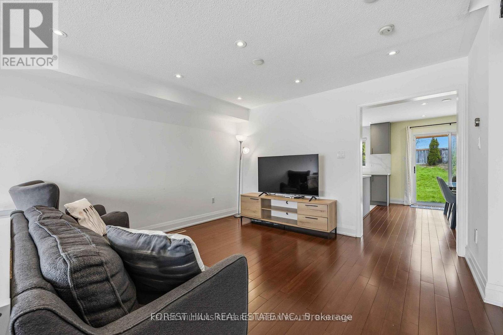 110 Foxfield Crescent, Vaughan, Ontario  L4K 5E9 - Photo 7 - N13622530