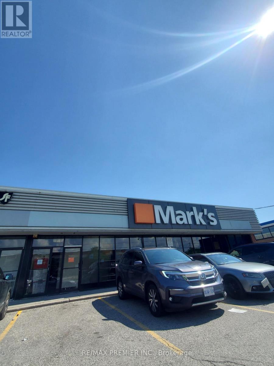 B2 - 39 Orfus Road, Toronto, Ontario  M6A 1L7 - Photo 14 - W13640198
