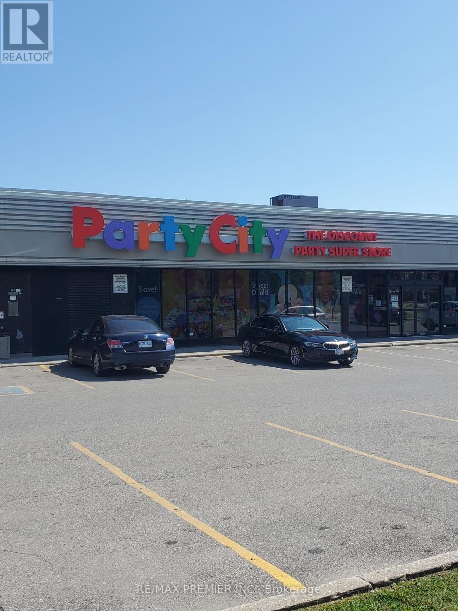 B2 - 39 Orfus Road, Toronto, Ontario  M6A 1L7 - Photo 13 - W13640198