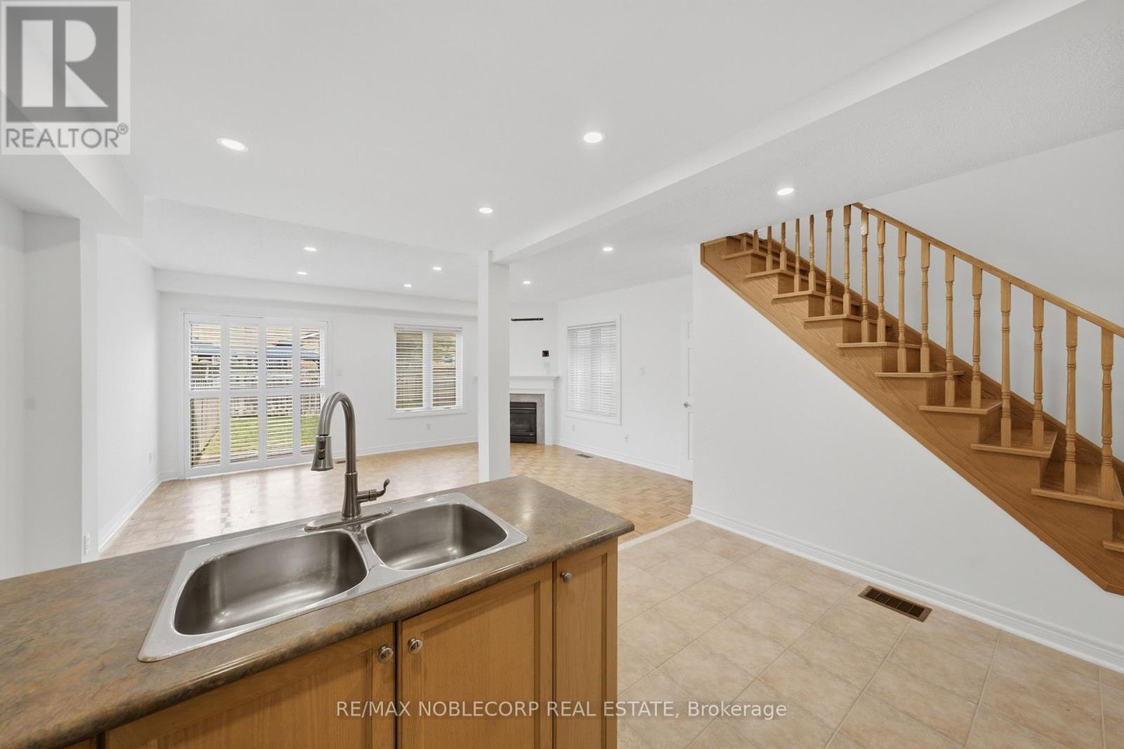 22 Carriage House Road, Caledon, Ontario  L7E 2H6 - Photo 12 - W13692702