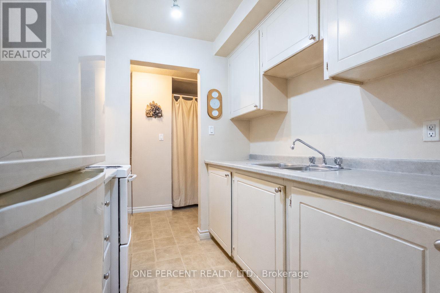 206 - 25 College Street E, Belleville, Ontario  K8P 3A3 - Photo 3 - X13699138