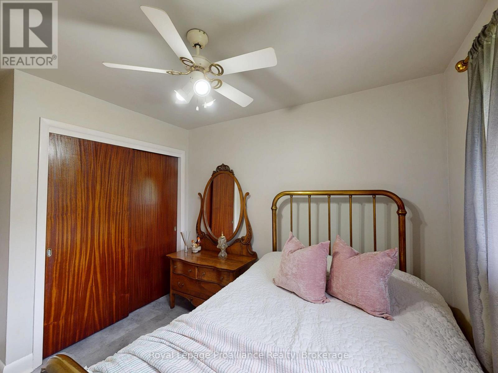 32 Glen Road, Belleville, Ontario  K8P 4G1 - Photo 16 - X13695056