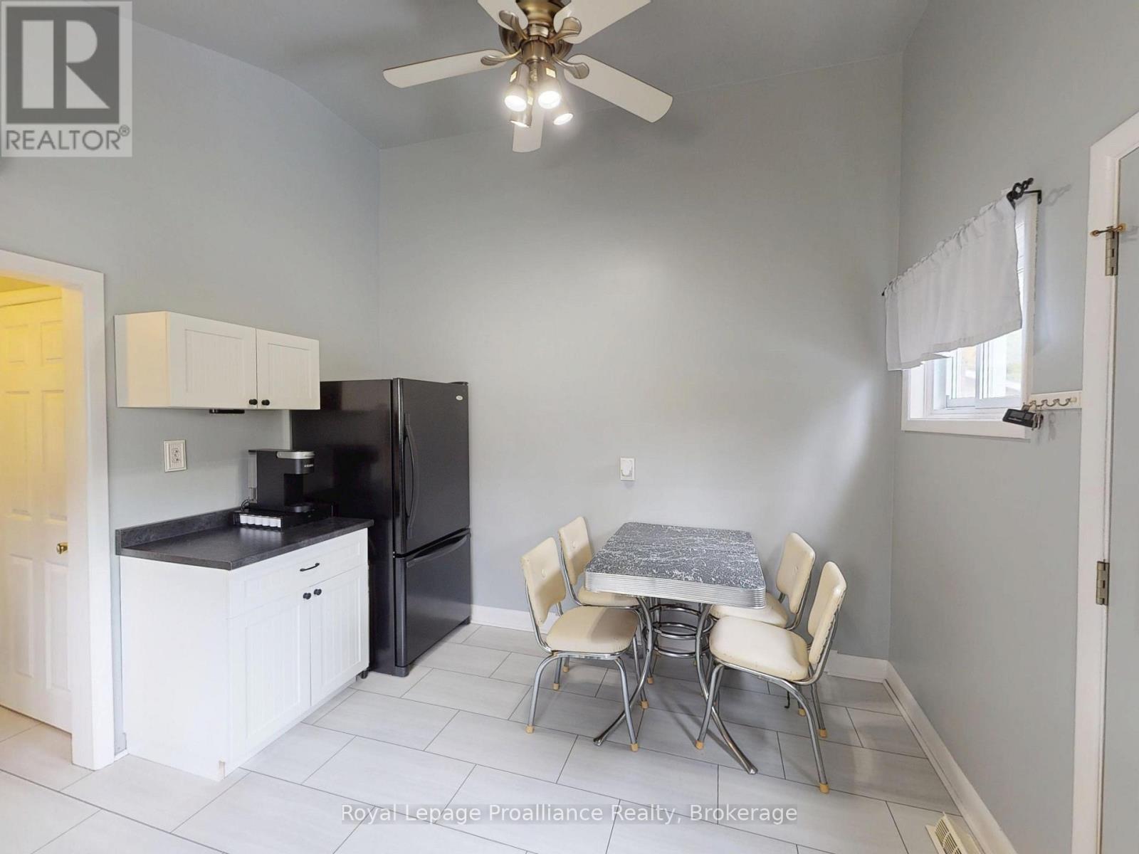 32 Glen Road, Belleville, Ontario  K8P 4G1 - Photo 9 - X13695056