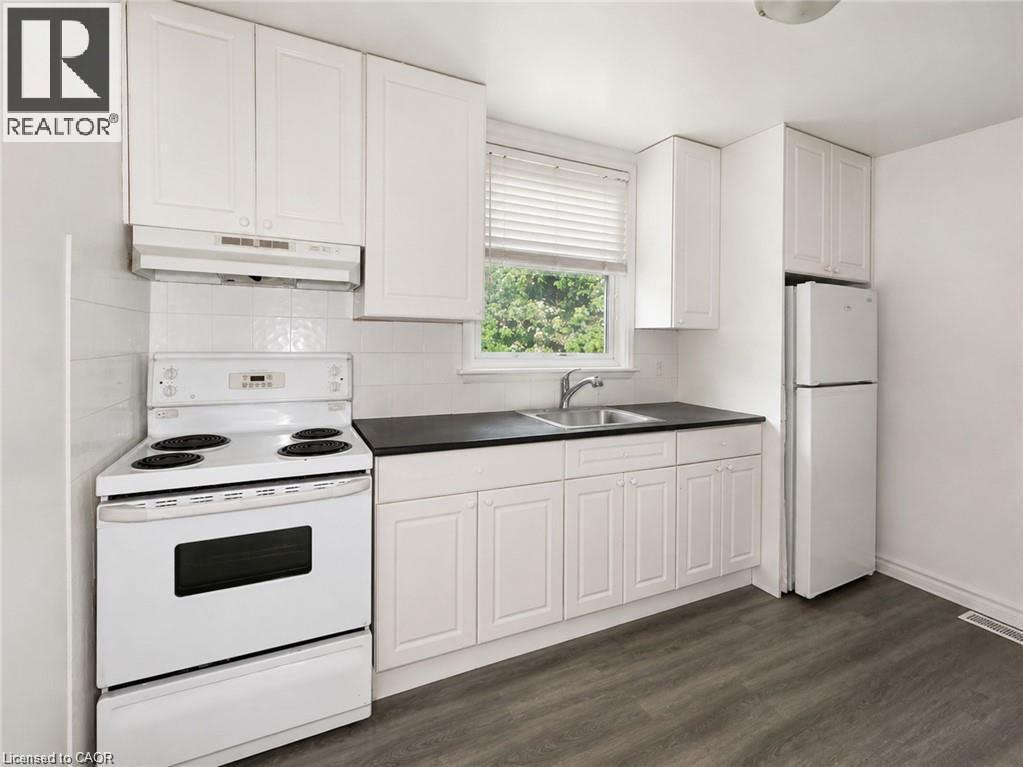 83 East 41st Street, Hamilton, Ontario  L8T 2Z5 - Photo 4 - 40857425