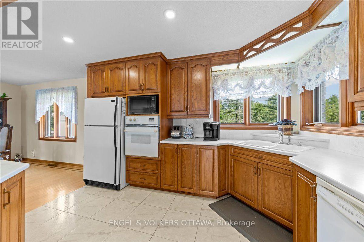 3805 Big Rideau Lake Road, Rideau Lakes, Ontario  K0G 1V0 - Photo 13 - X13597056