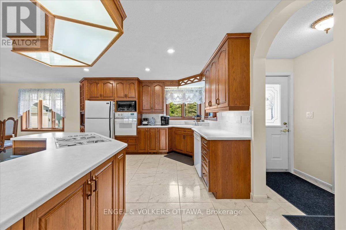 3805 Big Rideau Lake Road, Rideau Lakes, Ontario  K0G 1V0 - Photo 12 - X13597056