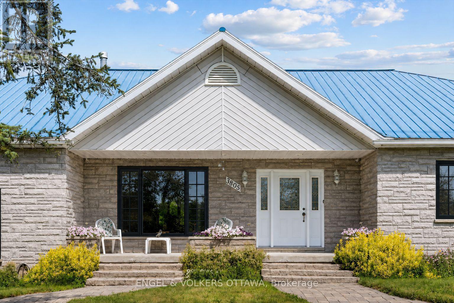 3805 Big Rideau Lake Road, Rideau Lakes, Ontario  K0G 1V0 - Photo 2 - X13597056