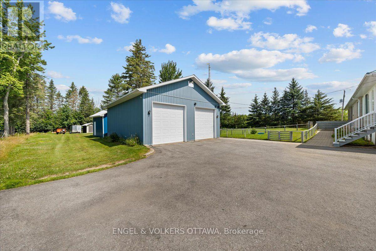 3805 Big Rideau Lake Road, Rideau Lakes, Ontario  K0G 1V0 - Photo 34 - X13597056