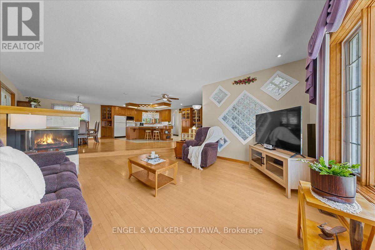 3805 Big Rideau Lake Road, Rideau Lakes, Ontario  K0G 1V0 - Photo 5 - X13597056