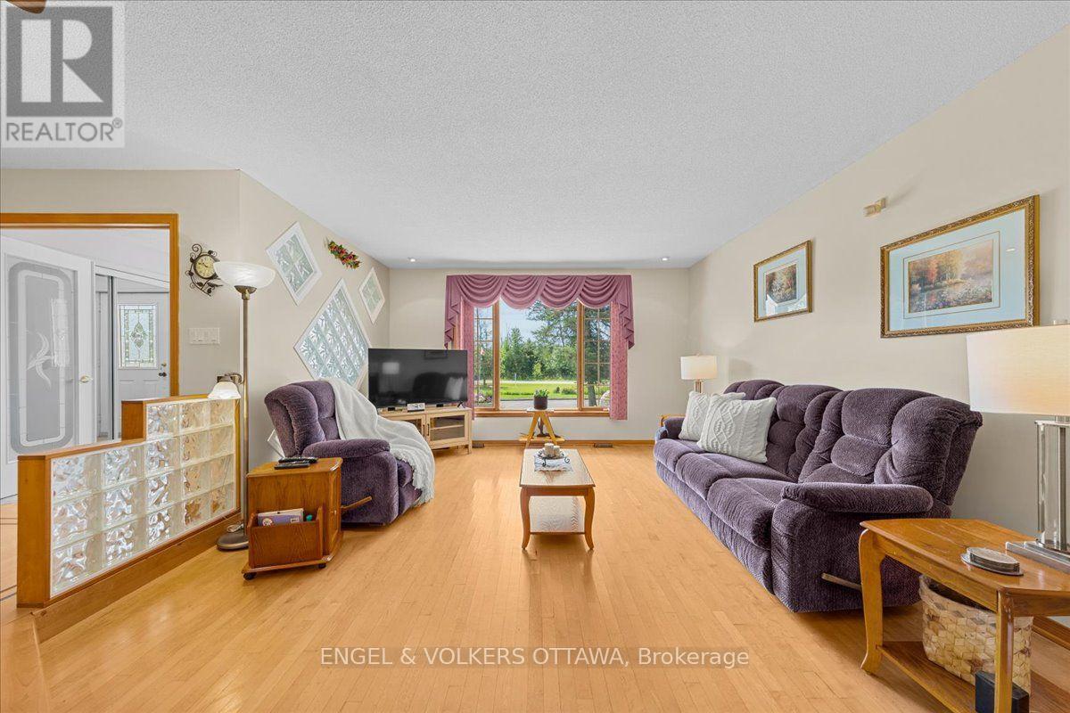 3805 Big Rideau Lake Road, Rideau Lakes, Ontario  K0G 1V0 - Photo 7 - X13597056