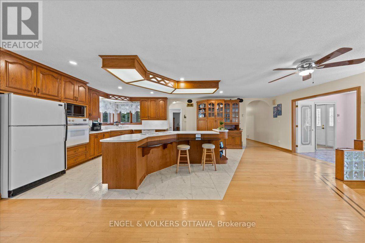 3805 Big Rideau Lake Road, Rideau Lakes, Ontario  K0G 1V0 - Photo 9 - X13597056