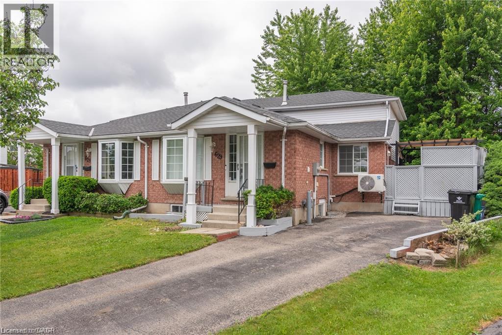 629 Settlersfield Court Unit# B, Waterloo, Ontario  N2T 2K6 - Photo 2 - 40857243